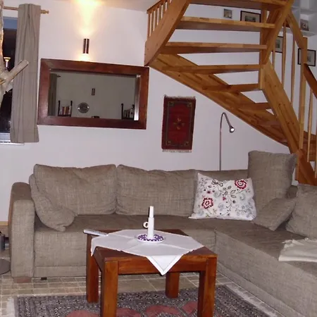 Mara Am Schwarzen Busch